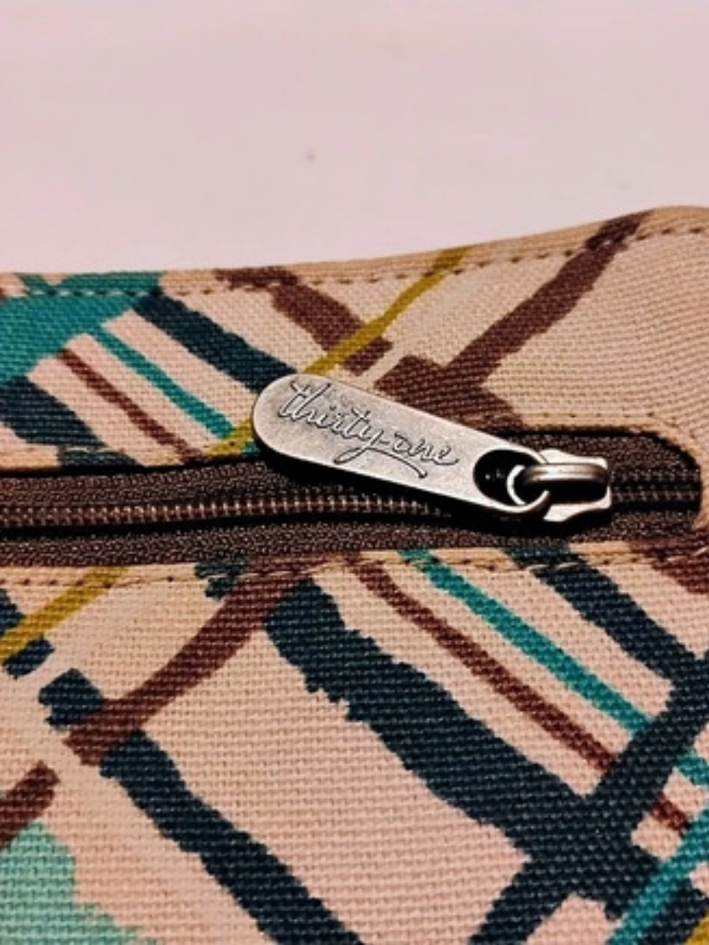 Thirty One Geometric Zip Wallet in Green & Pink - Picture 5 of 6